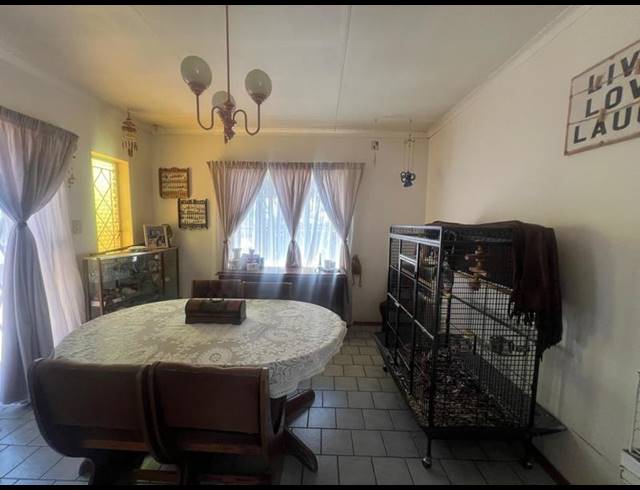 3 BEDROOM HOUSE FOR SALE IN GREENHILLS